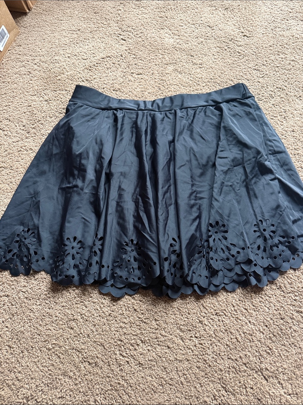 BloomChic Black Scalloped Eyelet Swim Skirt Size 18-20 NWT
